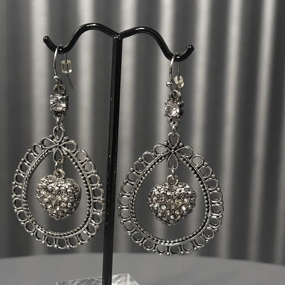 Silver Tone Rhinestone Heart Teardrop Filigree Dangle Earrings Pave‎ Pierced